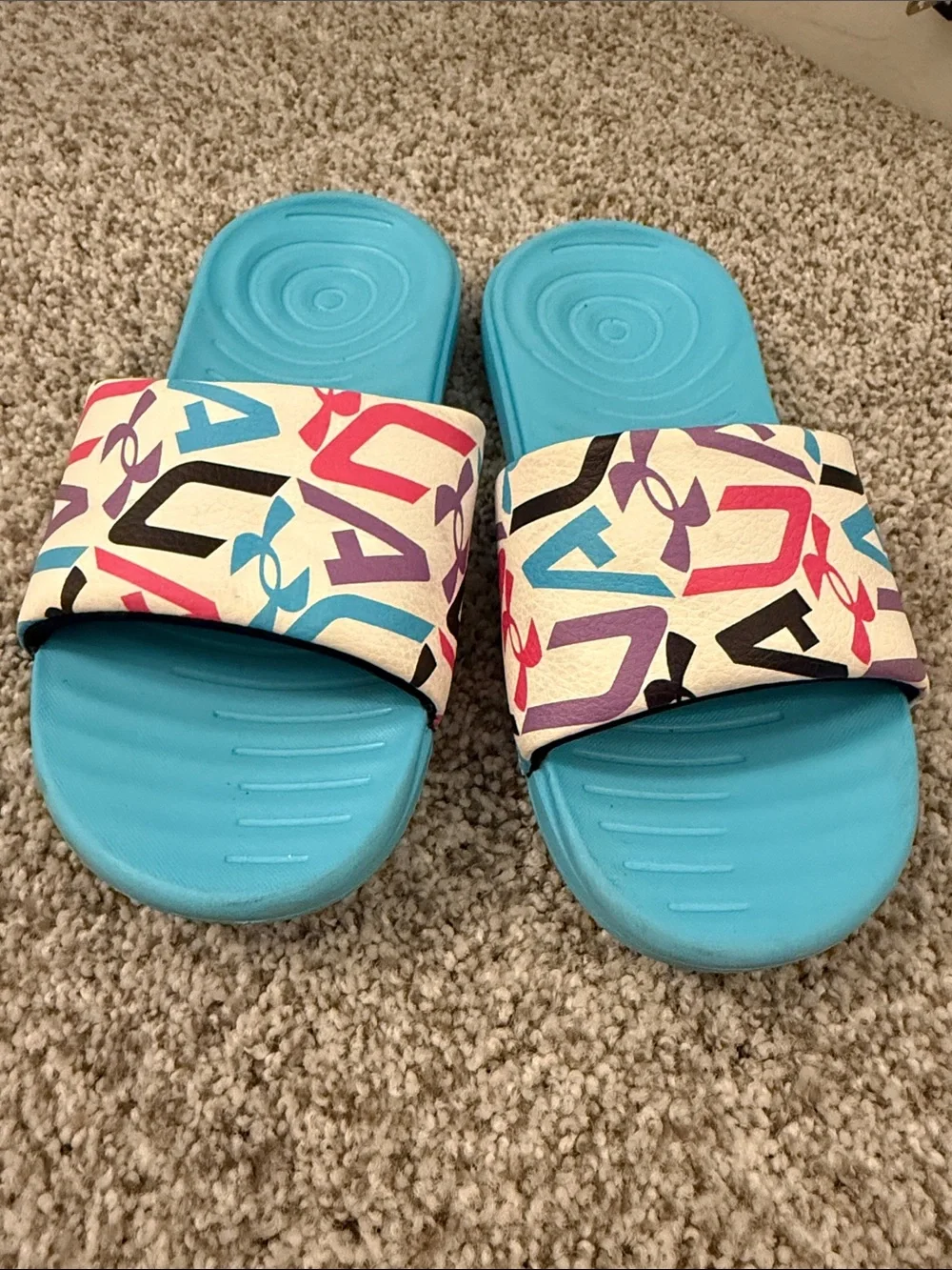 Under Armour slides youth size 1